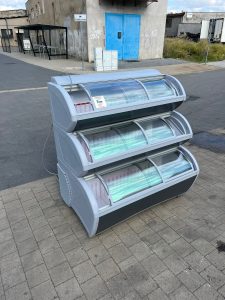 Read more about the article Czy wentylator w witrynach chłodniczych może wysuszać ciasto?